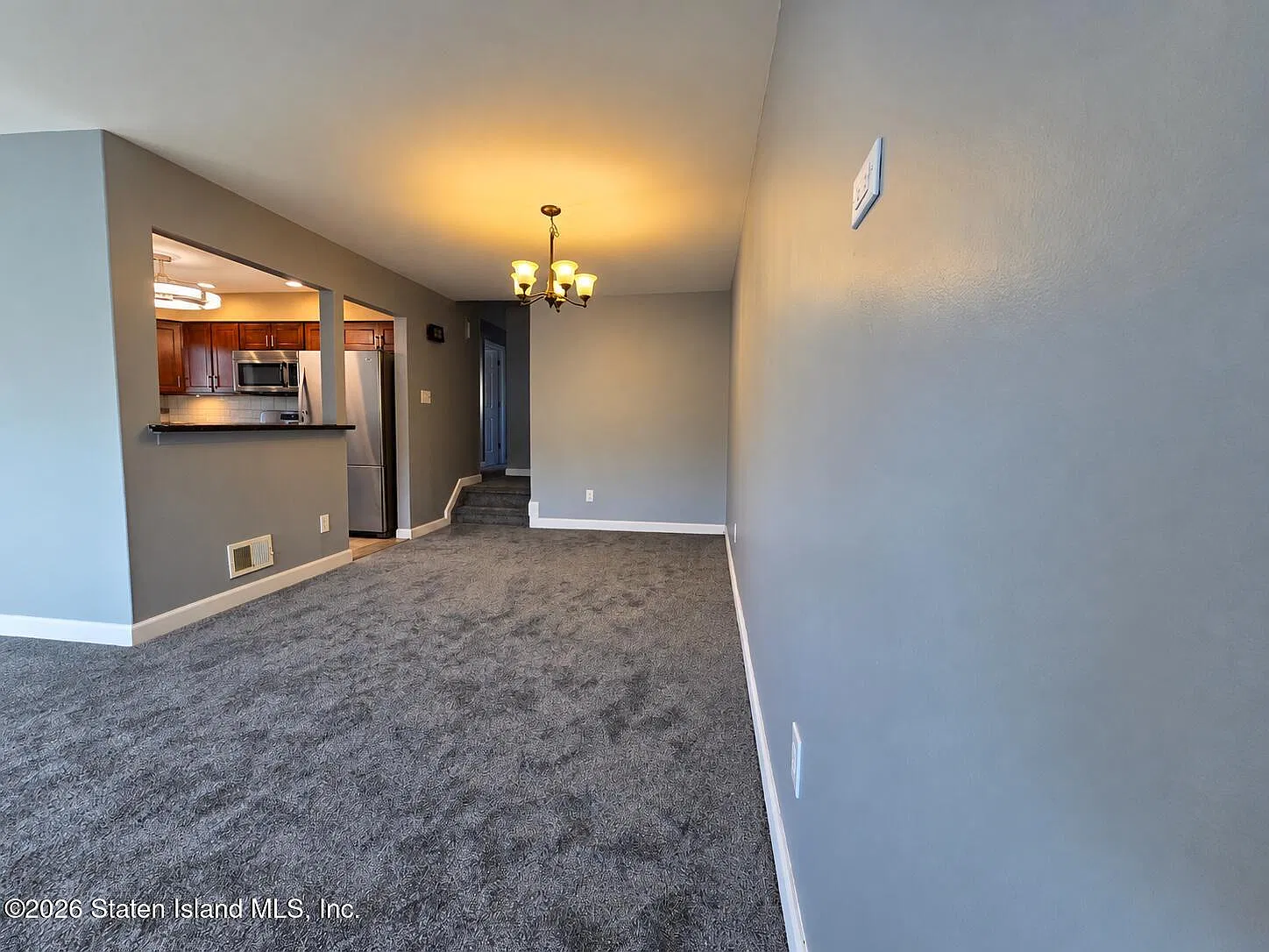 3 bed, 2.0 bath, 1000 sqft, $3,300 — Photo 2