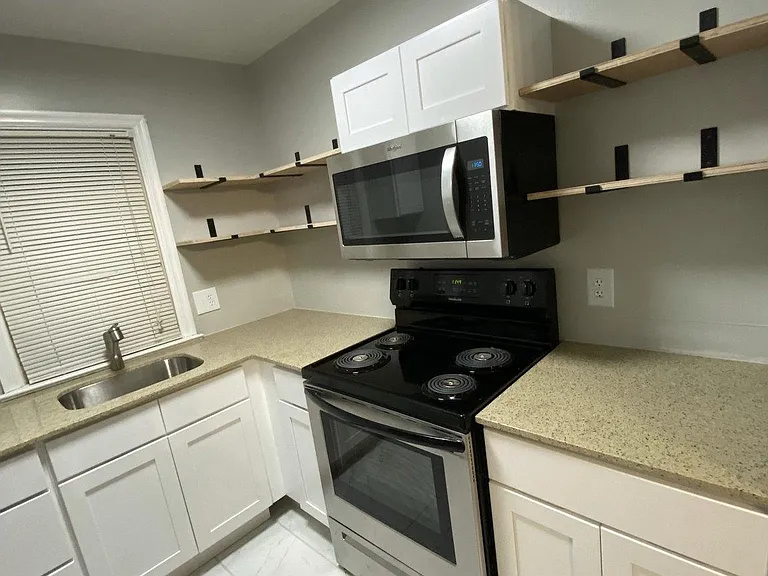1617 Chadwick Cir #B — Photo 4