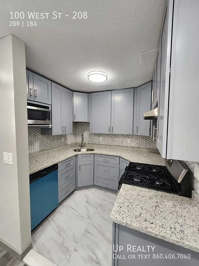 2 bed, 1000 sqft, $1,825 — Photo 3
