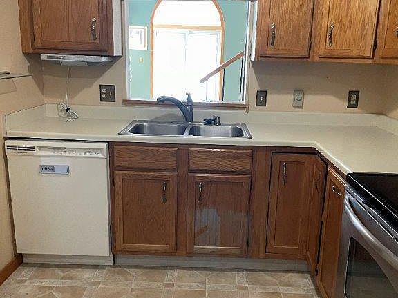5th image of 1 Pondview Dr #C3