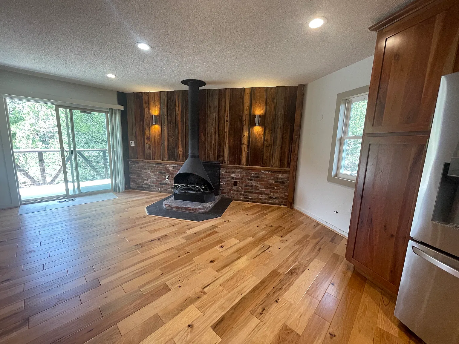 2 bed, 702 sqft, $1,500 — Photo 2
