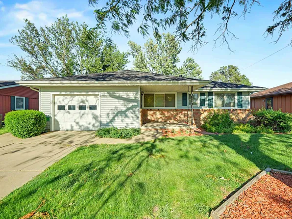 2625 Robin Rd, Salina, KS 67401