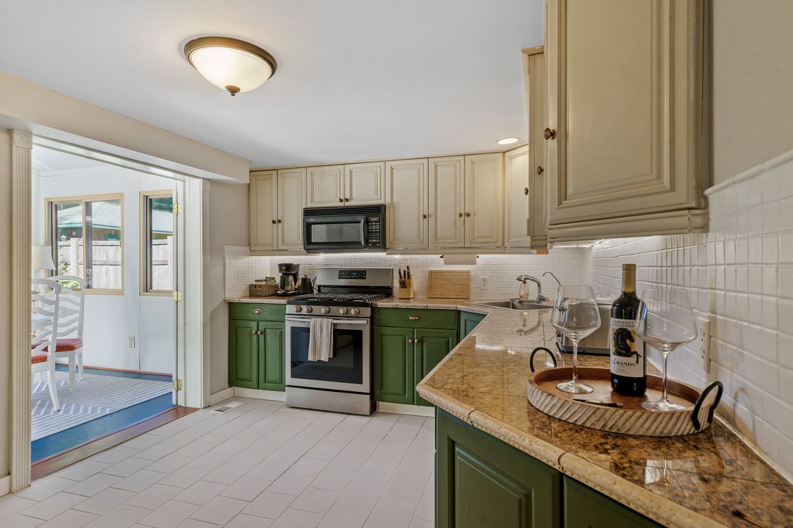 next background image