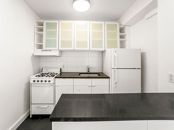 4th image of 408 W 57th St APT 8C