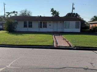1619 Campbell Ln, Galveston, TX 77551