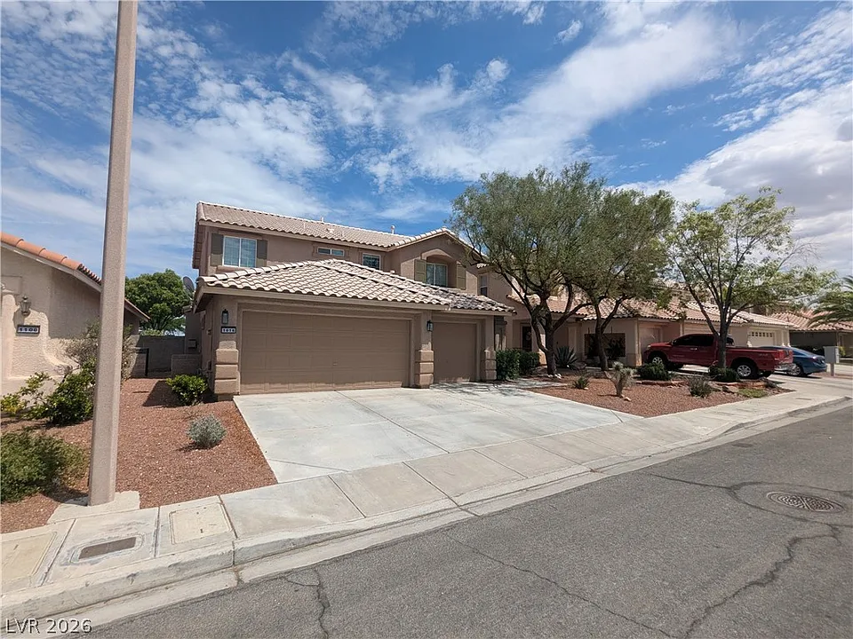 1016 Royal Plum Ln