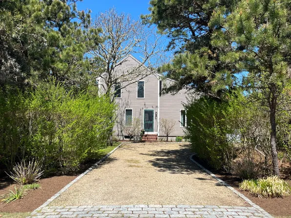 11 Deacon Vincent Way, Edgartown, MA 02539
