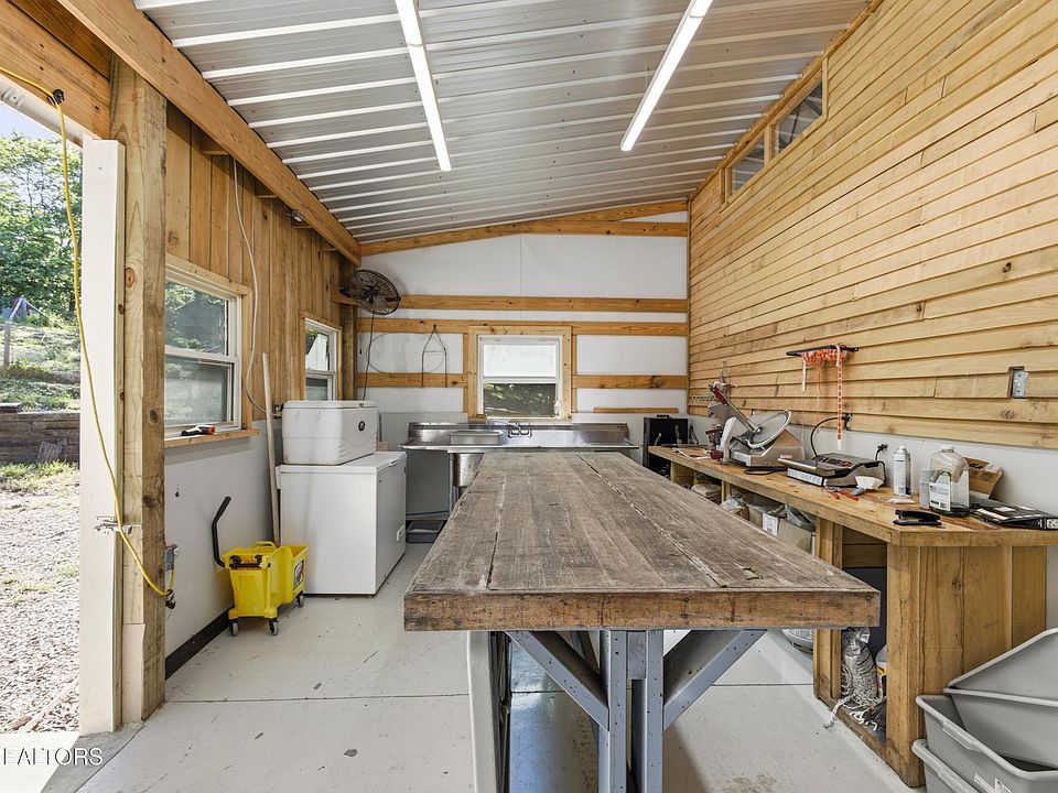 37th image of 1705 Eagle Furnace Rd