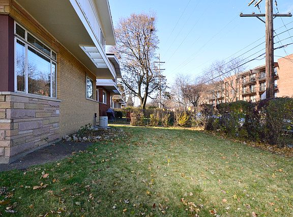 4th image of 9156 Lincolnwood Dr #0