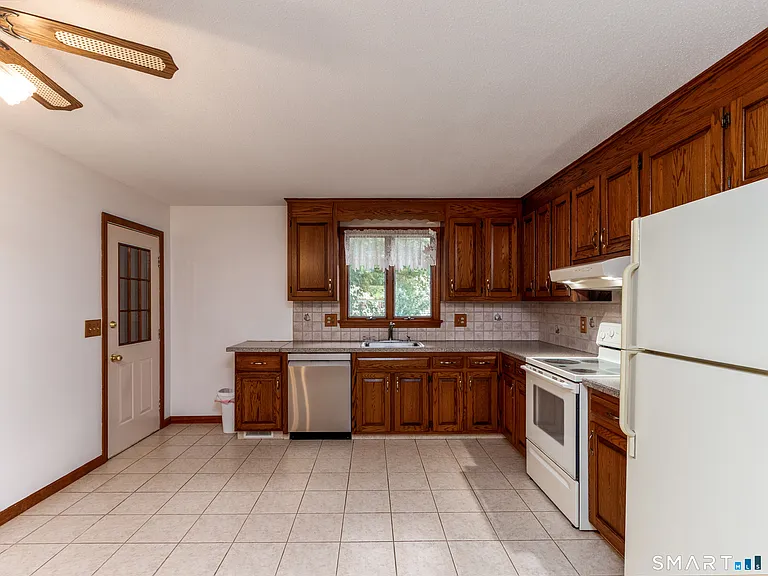 115 Brandegee Ln — Photo 7