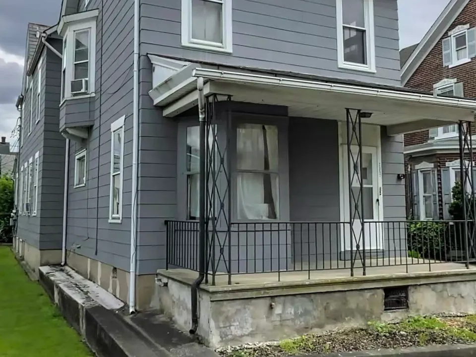 2357 Main St #2