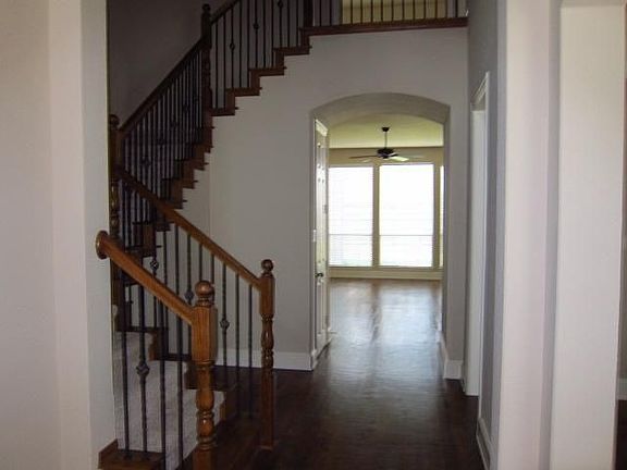 3rd image of 6316 Castle Rock Cir