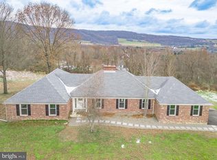 515 Summit Ln, Riegelsville, PA 18077