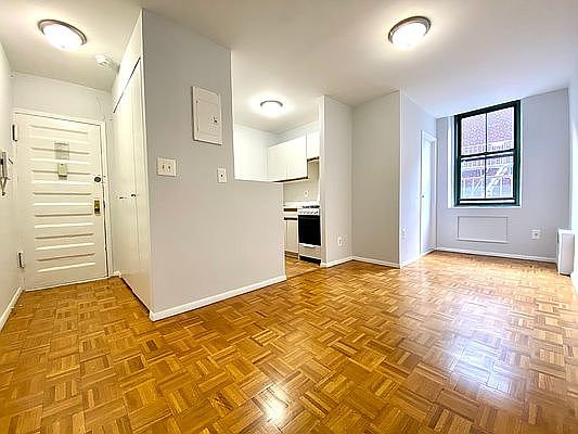 1st image of 504 E 79th St APT 6F