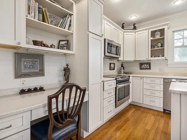 808 Central Rd — Photo 16
