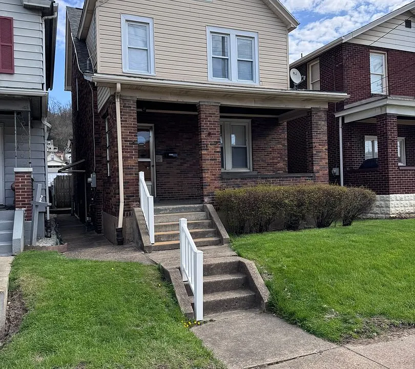 3211 Walnut St