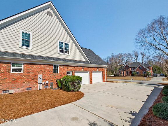 2nd image of 316 Marsh Oaks Drive
