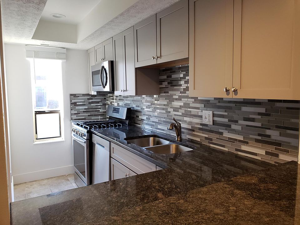 1st image of 105 Lancelot Ln #105