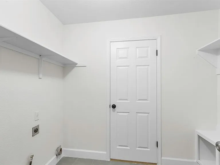617 Barbara Way — Photo 16