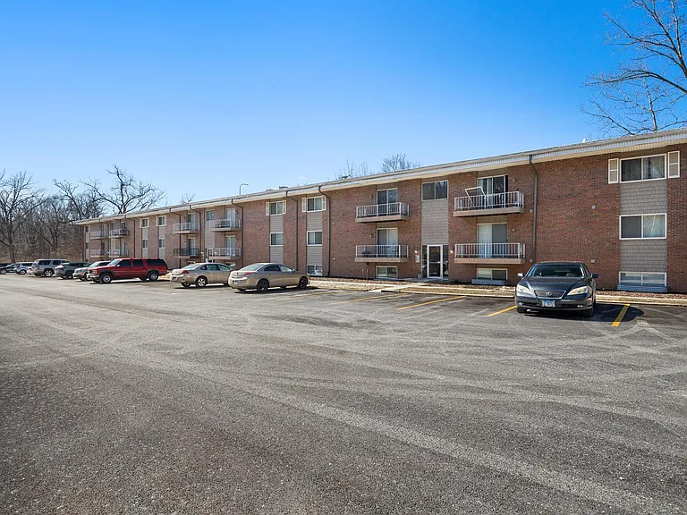 Forest Hills Apartments — Photo 15