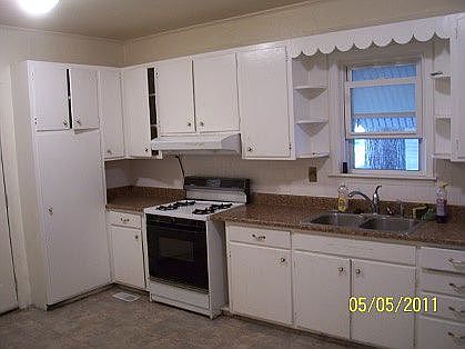 2nd image of 933 Pacific Ave