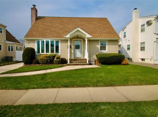 831 Jerusalem Ave, Merrick, NY 11566