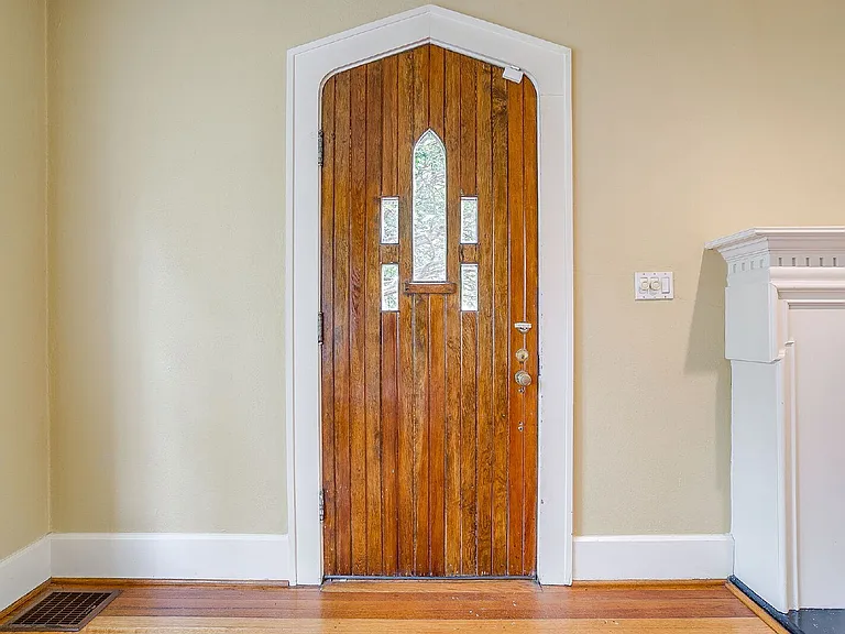 2606 Cockrell Ave — Photo 3