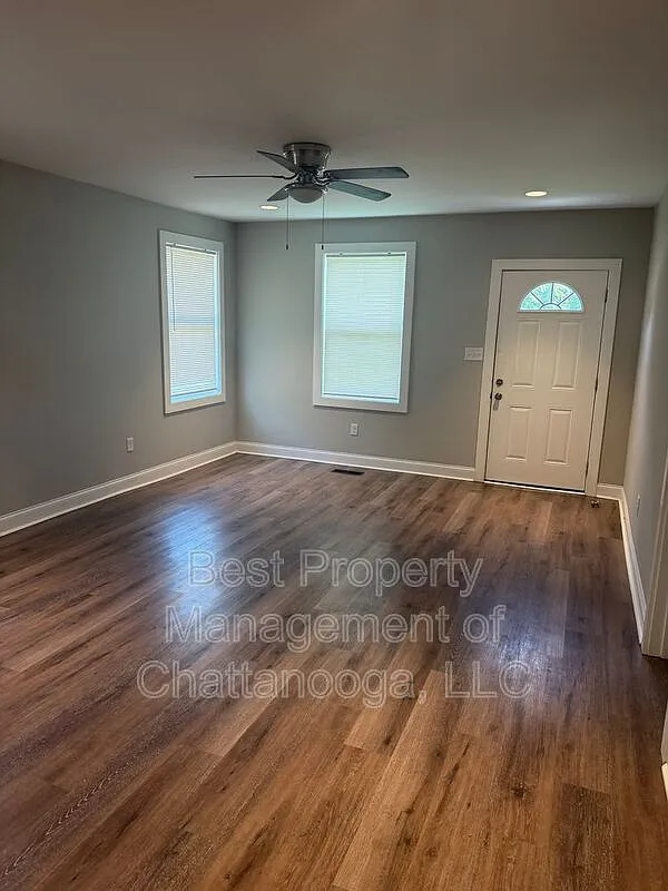 3 bed, 1.0 bath, 1244 sqft, $1,495 — Photo 2