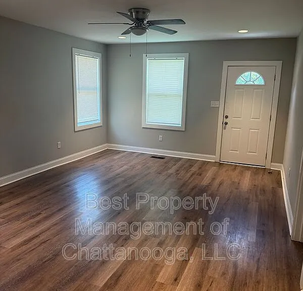 5325 Lee Ave — Photo 2