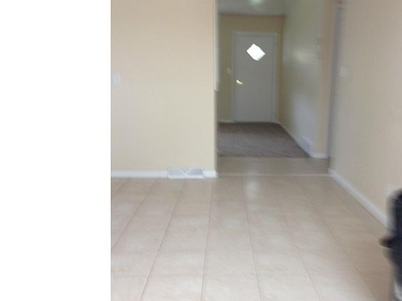 5th image of 4861 Donovan Dr