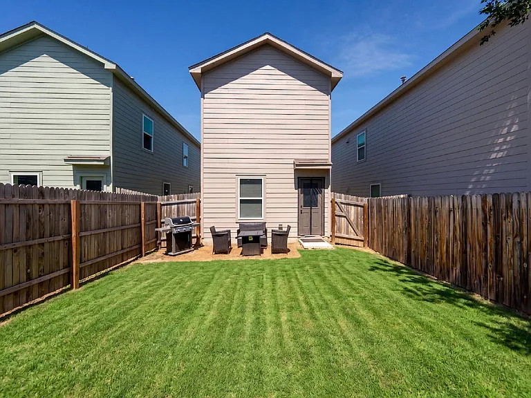 7634 Chancery Gate — Photo 24