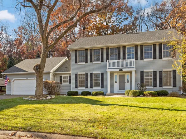 400 Wyndham Cir W, New Brighton, MN 55112