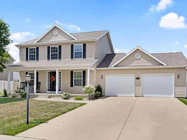 4006 Appletree Dr, Monticello, IL 61856