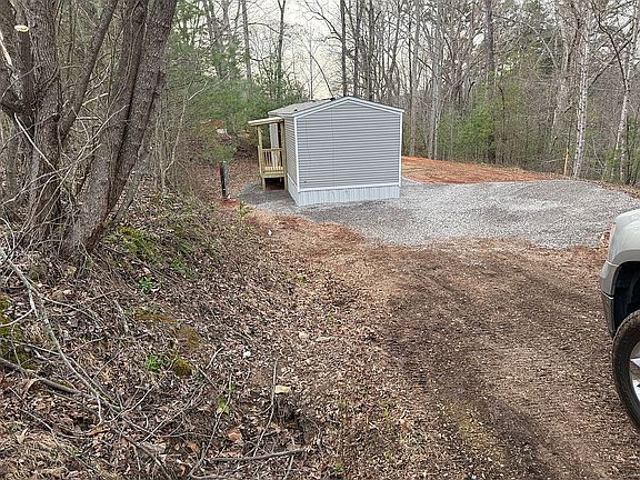 3rd image of 466 Glenn Stall Rd