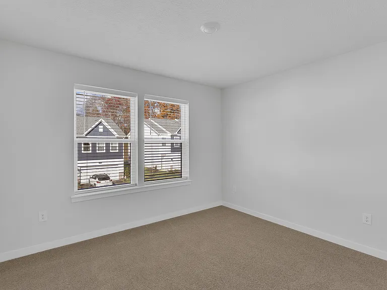 126 Scotland Ln — Photo 22