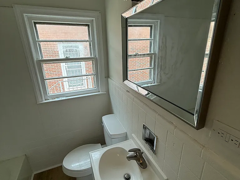 1701 N Jackson Ave — Photo 4