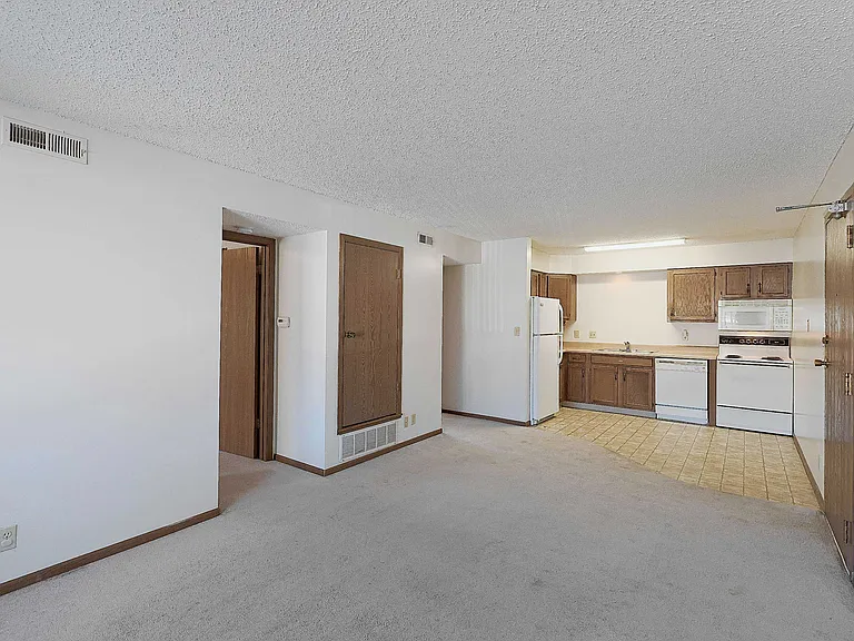 4615 Meredeth St #8 — Photo 1