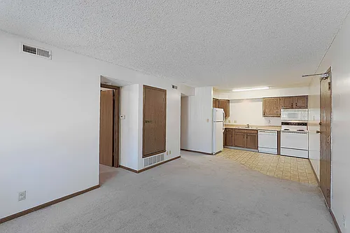 4615 Meredeth St #8 Photo 1