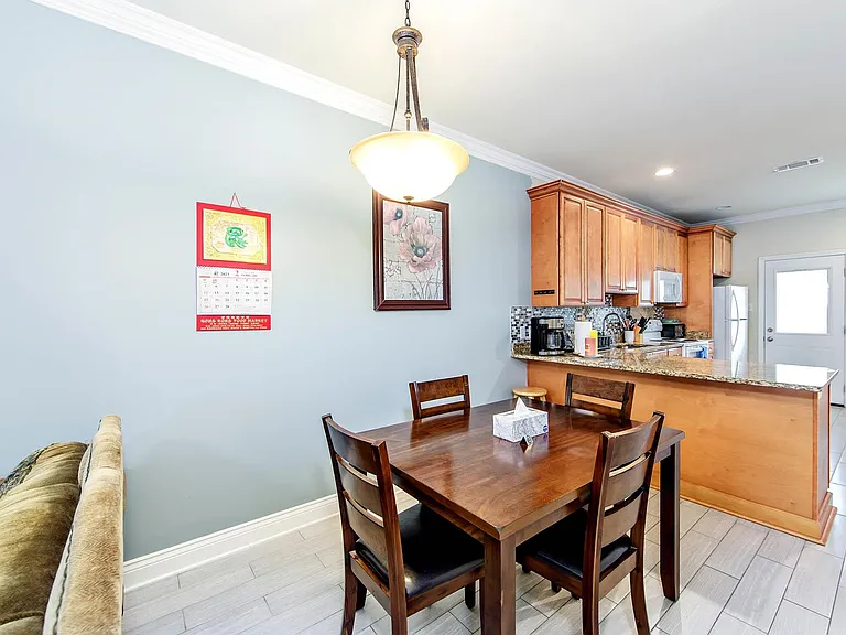 151 Dixie Ave — Photo 8