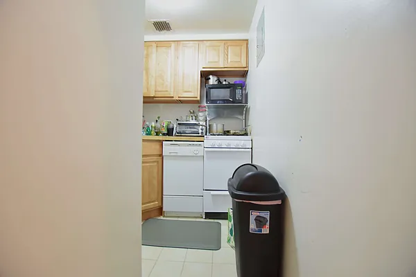 Rented by Street Realty Brokerage LLC | media 12