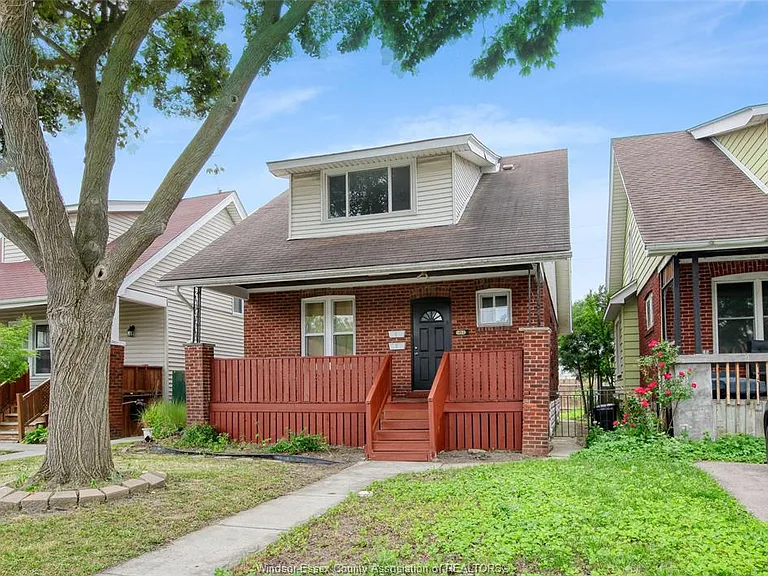 1453 Marentette Ave #UPPER — Photo 1