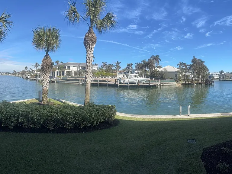 2226 Gulf Shore Blvd N #P3 — Photo 5