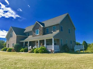 3 Windfield Ln, Troy, NY 12180