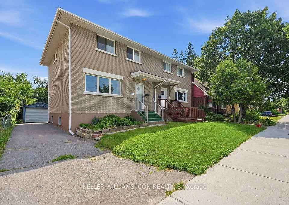 873 Woodroffe Ave