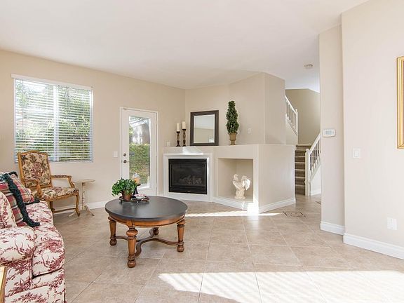 5th image of 28442 Mayfair Dr