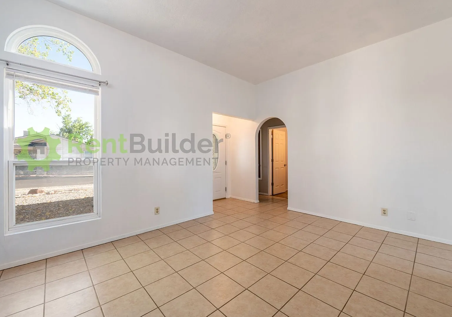 2 bed, 2.0 bath, 877 sqft, $1,645 — Photo 2
