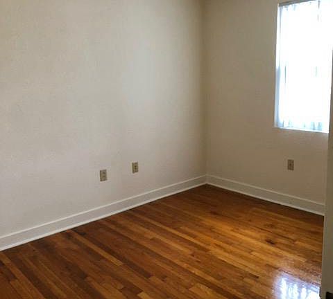3rd image of 3 Sandra Ln