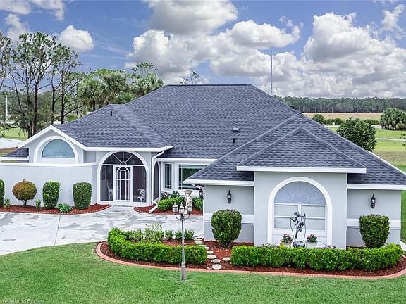 2nd image of 2922 Wynstone Dr