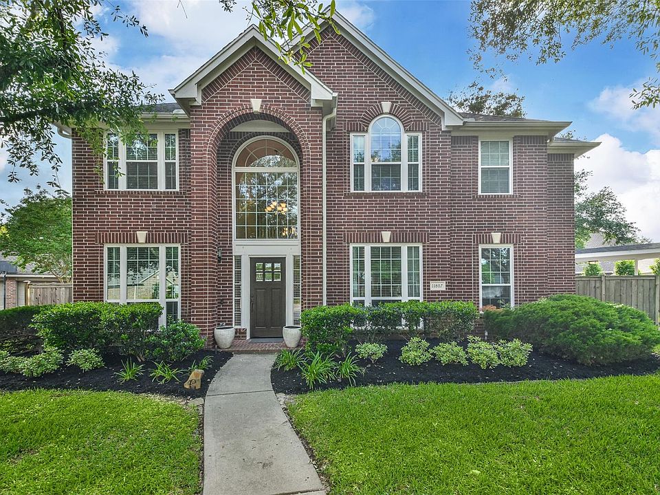 1st image of 11807 Lakegrove Ct