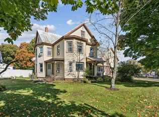 16 Main St, Albion, ME 04910